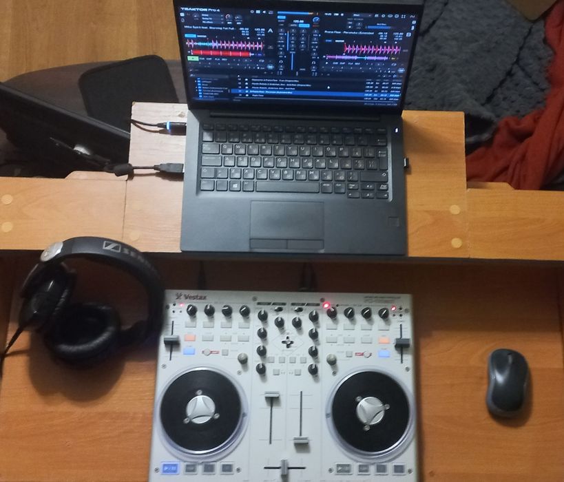 DJ controller Vestax VCI-100 mk2