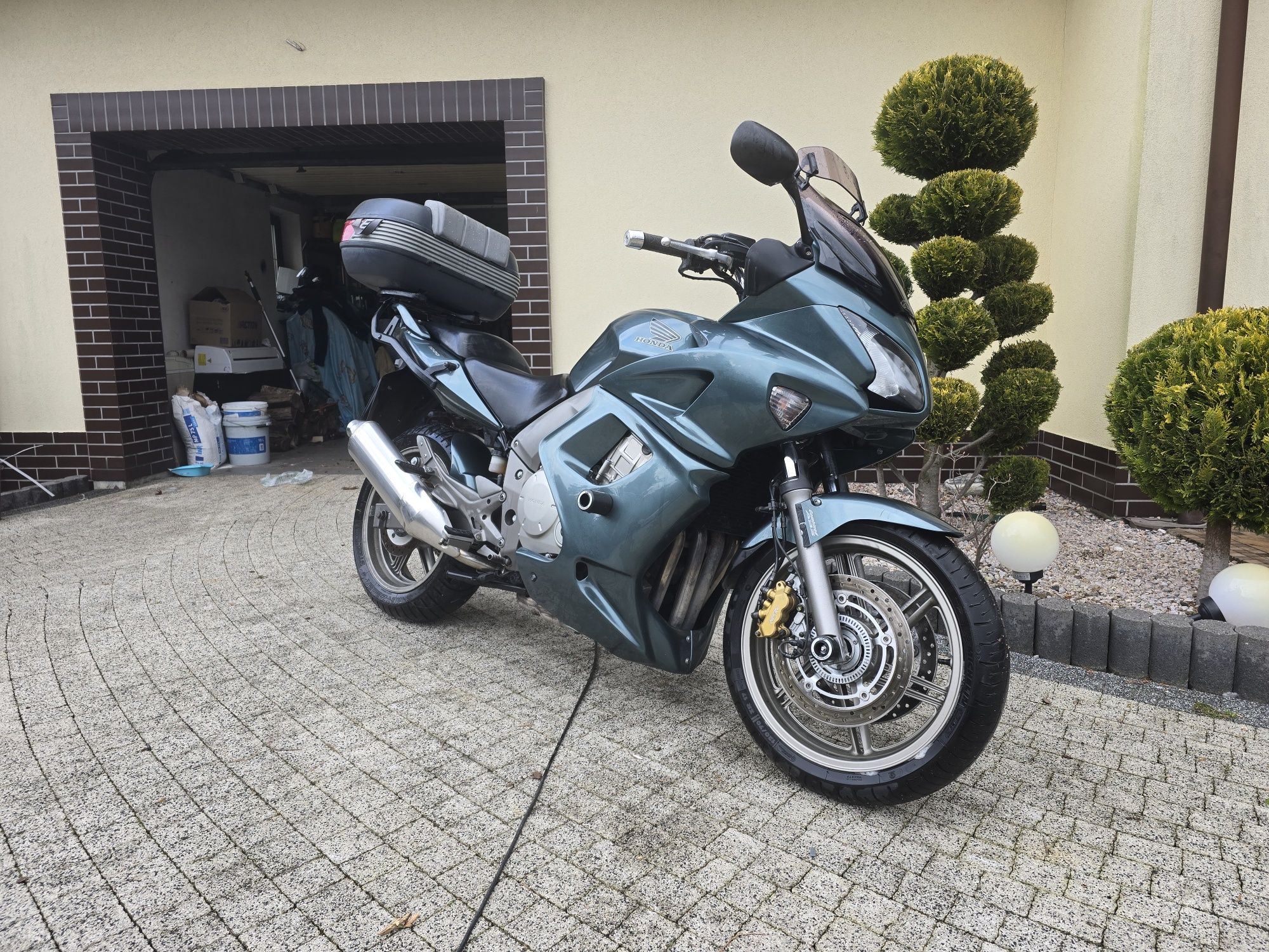 Honda Cbf 1000 ABS Pelna obudowa fajny sprzet