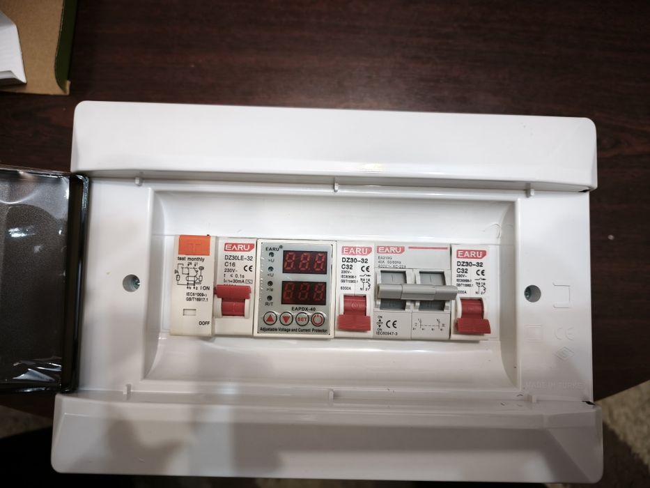 Установка наладка гибридных инверторов  и систем резервного питания