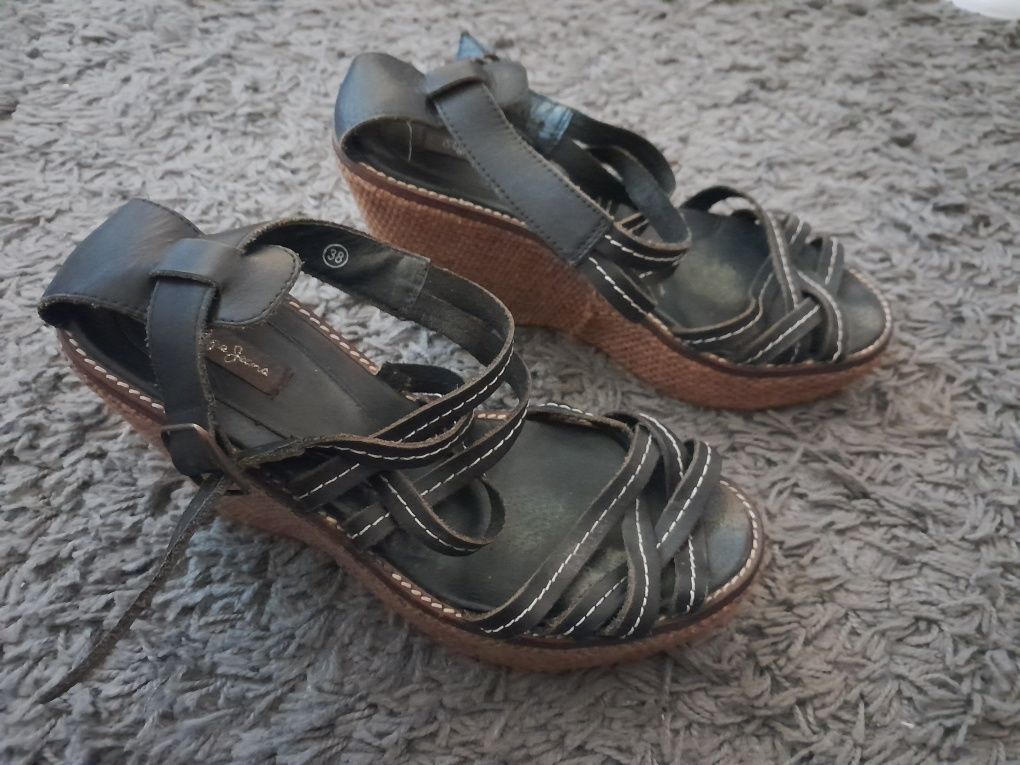 3 Sapatos e botas