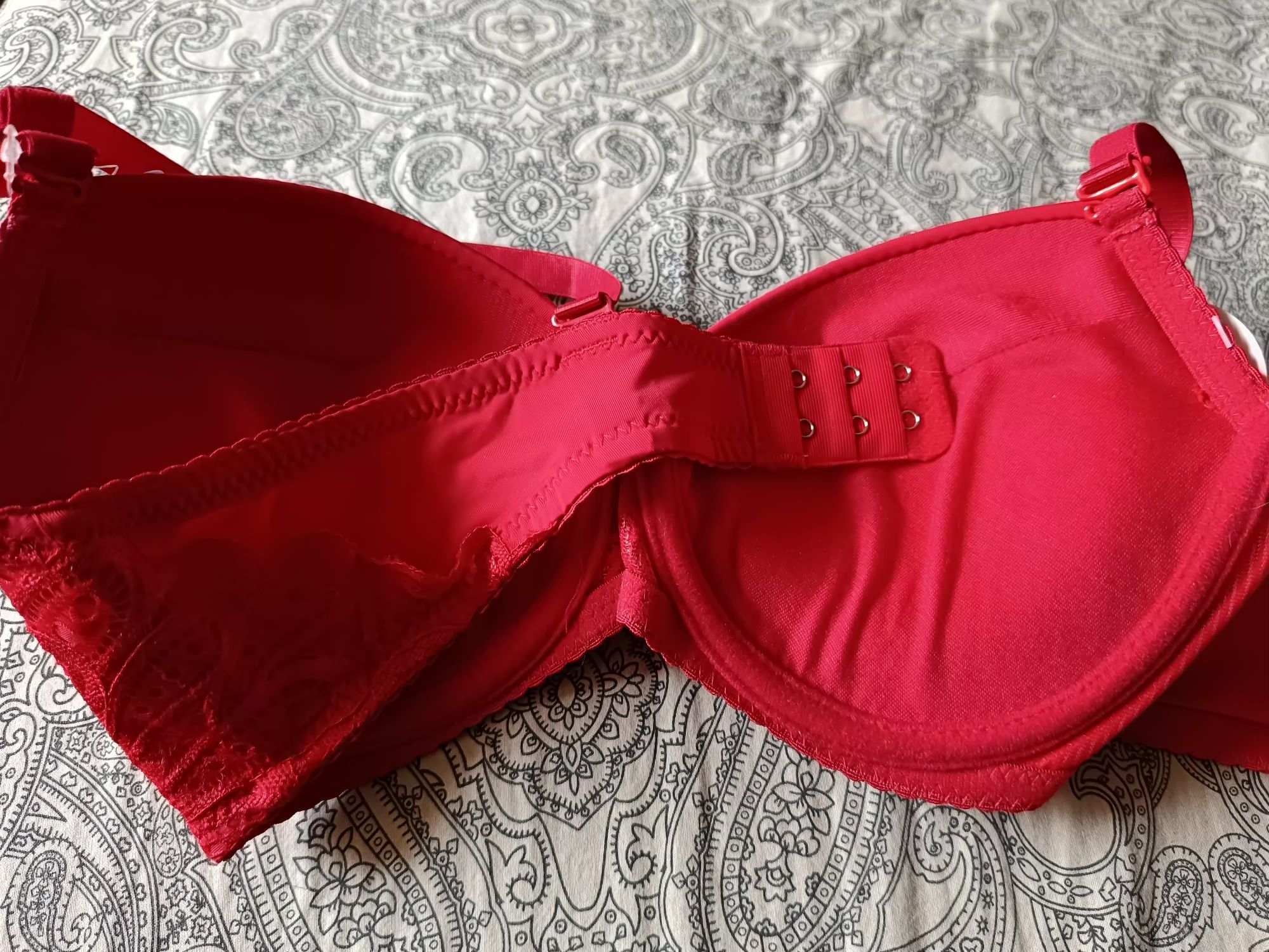 Biustonosz czerwony 36/80B Push up