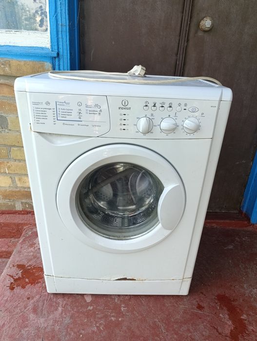 Пральна машина Indesit WISL 86 на запчасти.