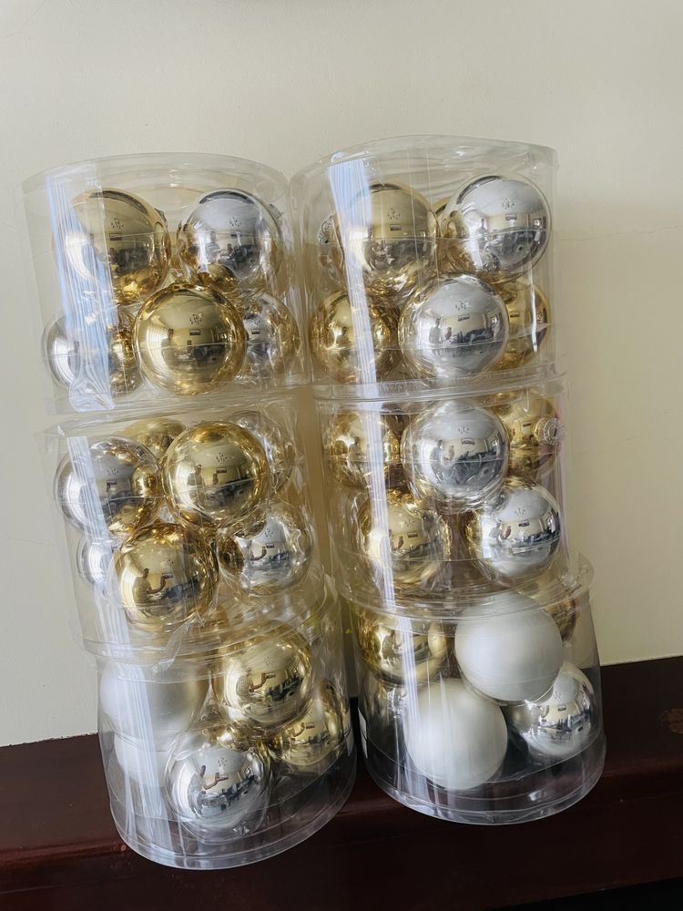 Várias bolas de Natal em caixas (Não usadas!)