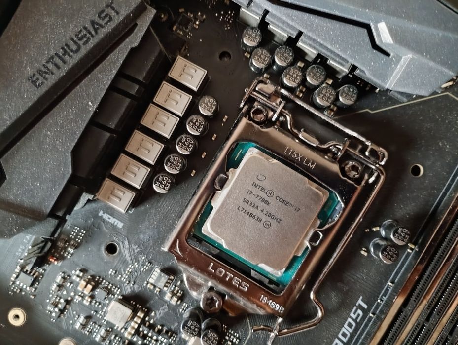 i7 7700k + MSI Z270 Gaming M5 + MSI GTX 1060 6G +  Kingston 16GB RAM