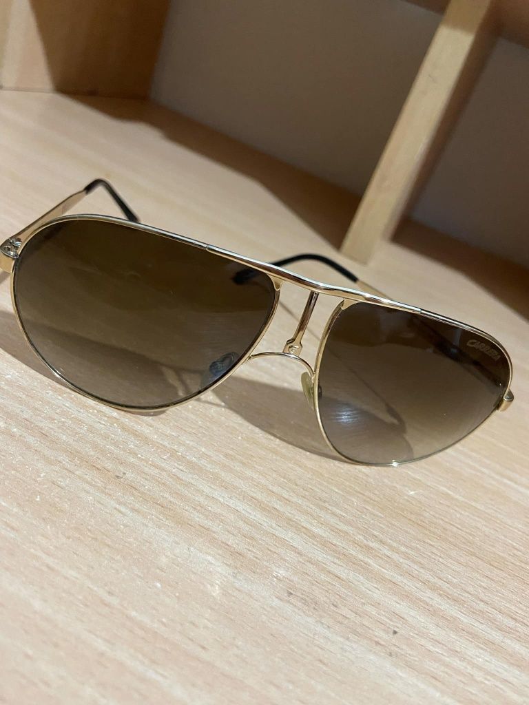 Okulary Carrera.