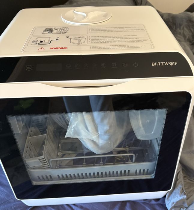 Lava louça  , pouco tempo de uso bem nova