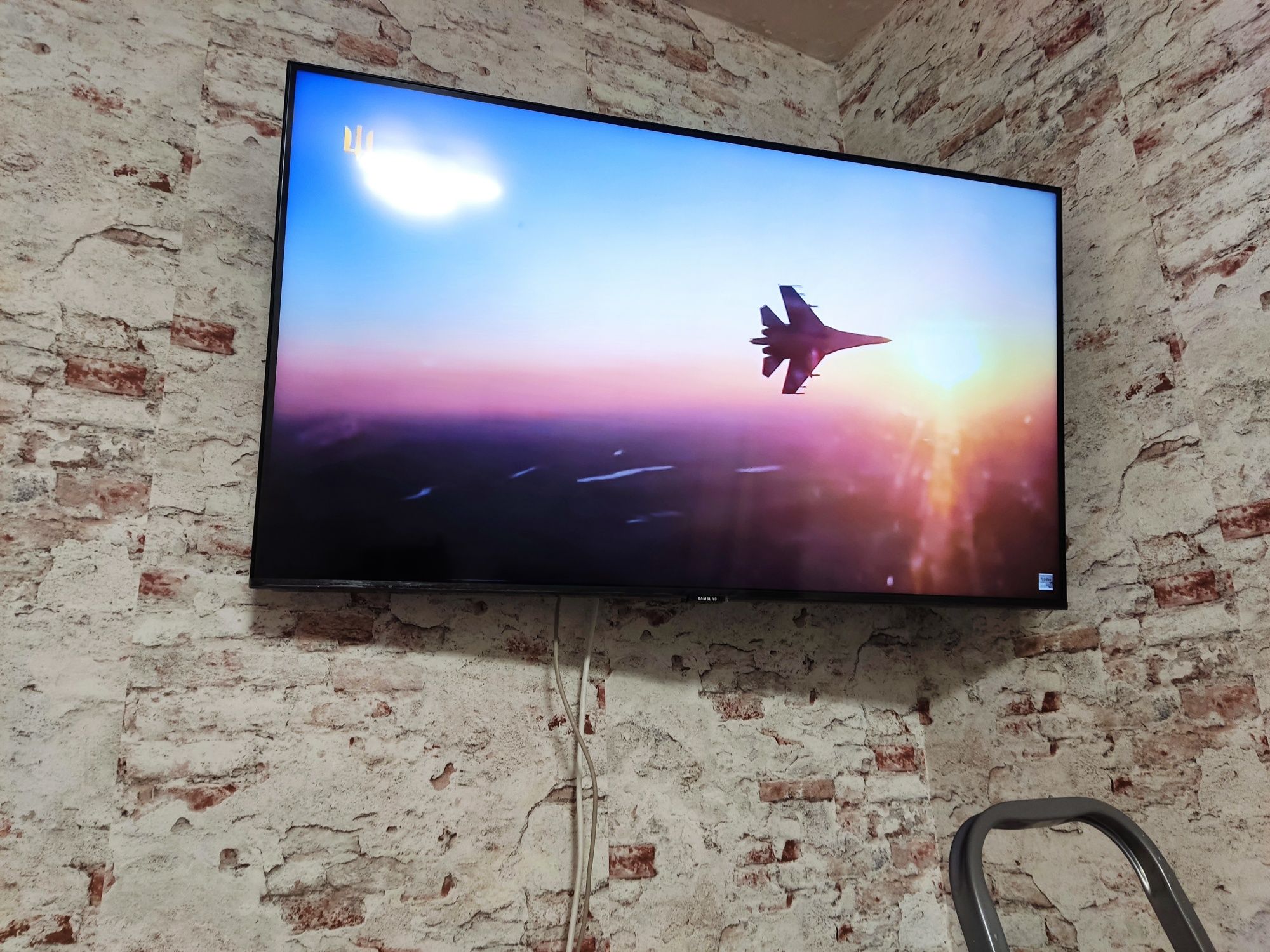 Телевізор Samsung UE43CU7100UXUA