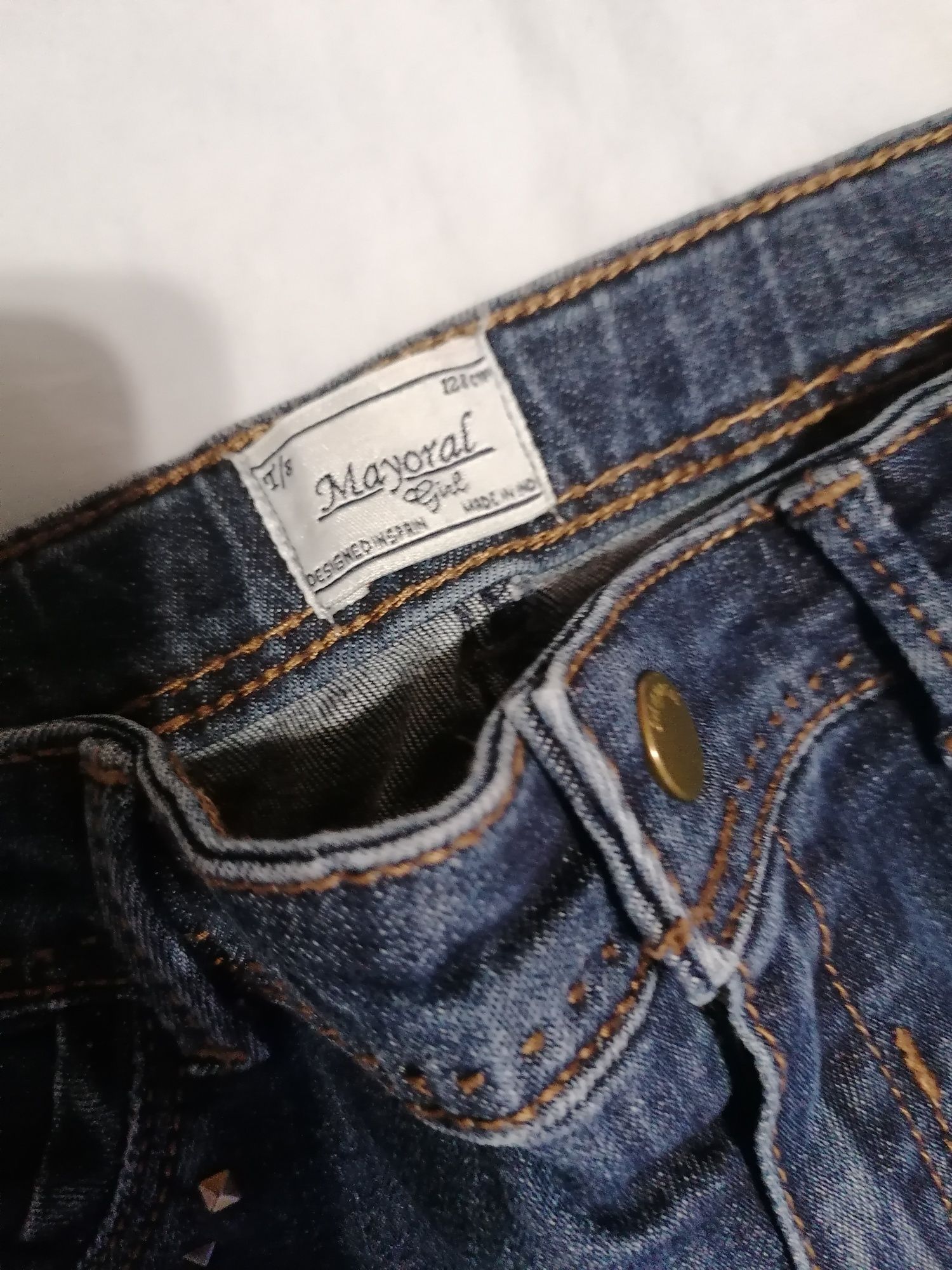 Mayoral jeansowe spodnie dżinsy 9 lat 134