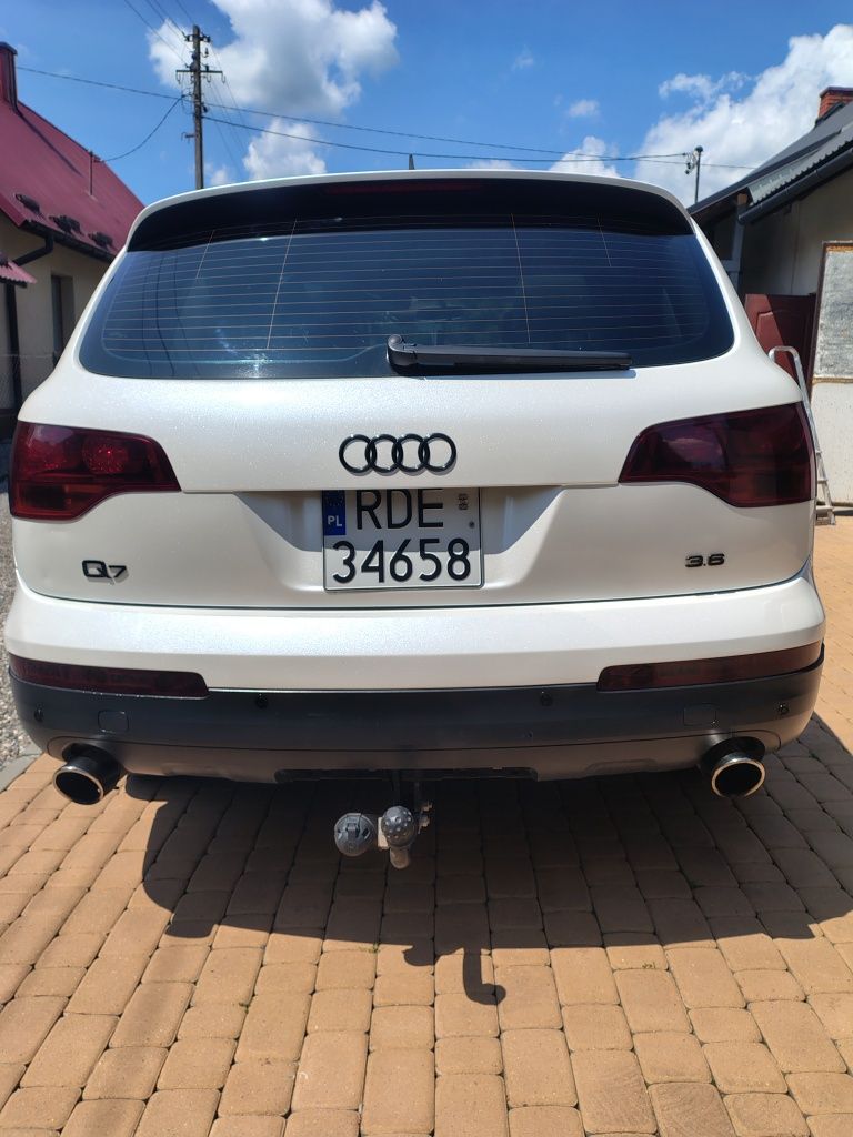 Audi Q7 3.6 FSI /6 osobowe