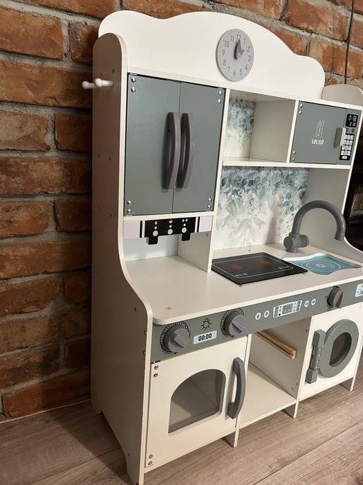 Drewniana kuchnia dla dzieci