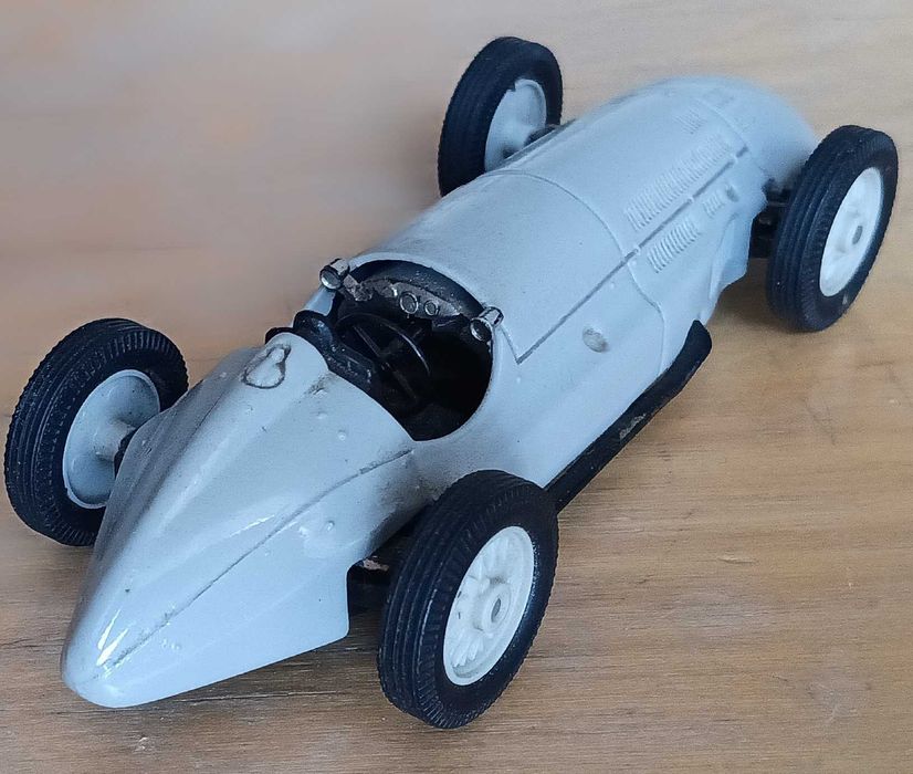 Mercedes-Benz W154 Mobil Racing Collection Corgi