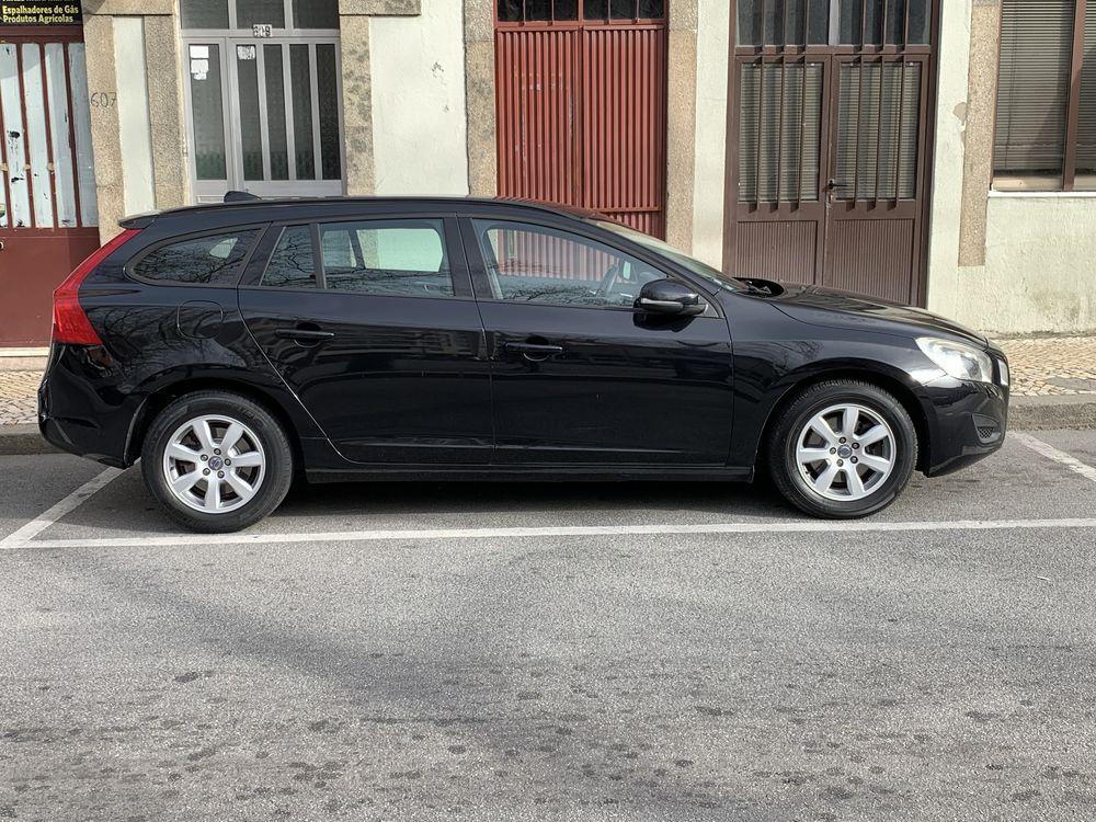 Carrinha Volvo V60 1.6 drive - diesel - 10 750 euros - 138000 kms