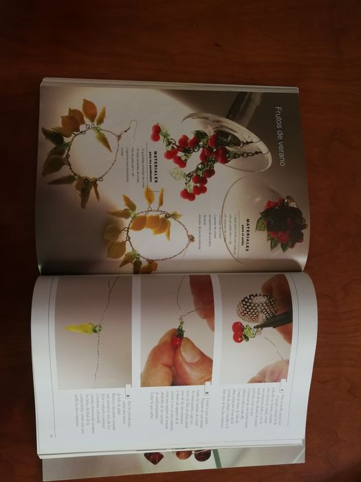 Livro de bijuteria artesanato joalharia ourivesaria