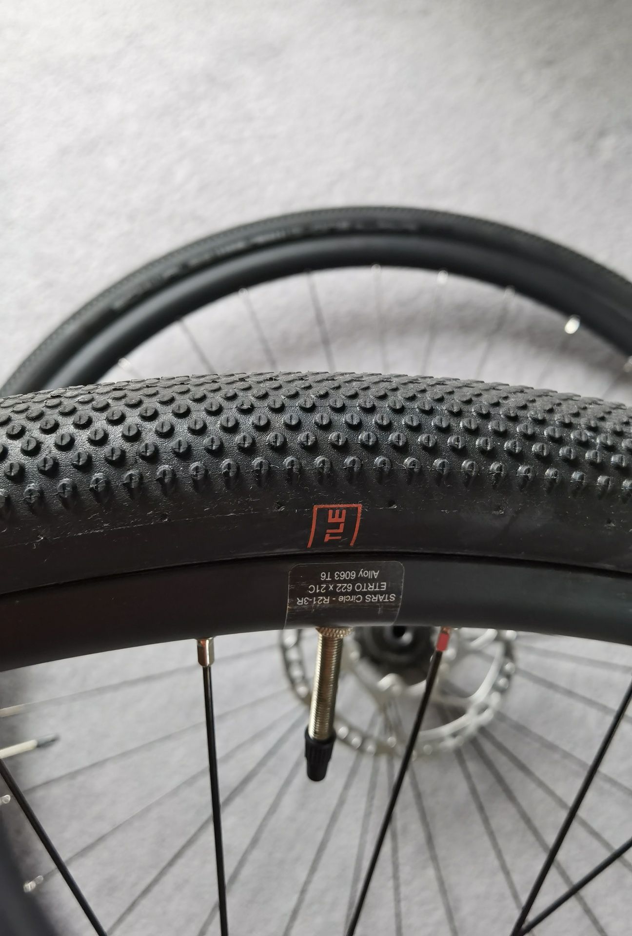 Koła 28 cali z Unibike Geos + opony Schwalbe G-One Allround + kaseta