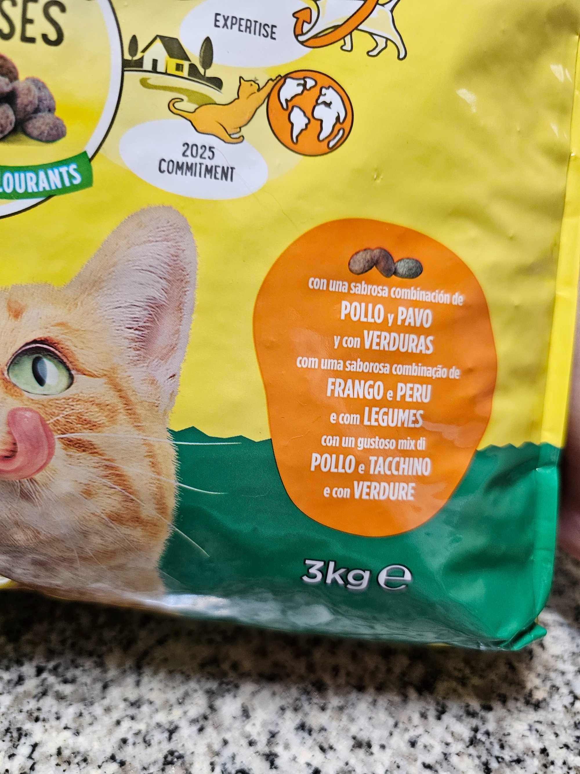 saco de comida seca para gato friskies (purina) 3kg