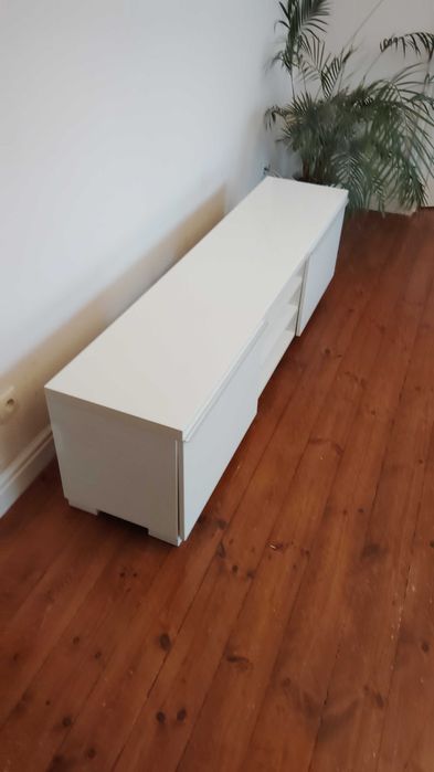 Stolik biały pod tv