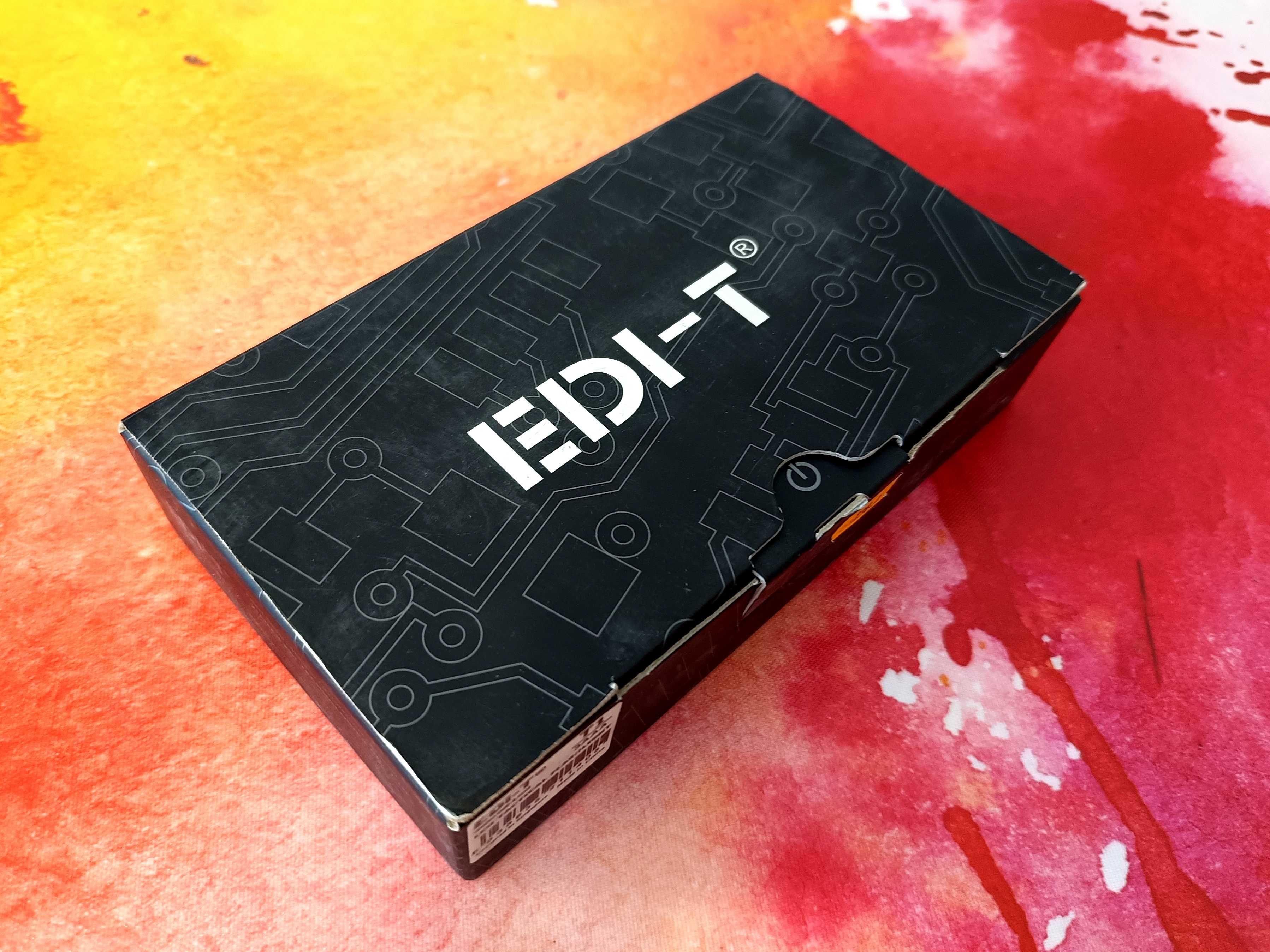 Latarka LED EDI-T11 ZOOM z uchwytem rowerowym. ładowarką i etui, nowa