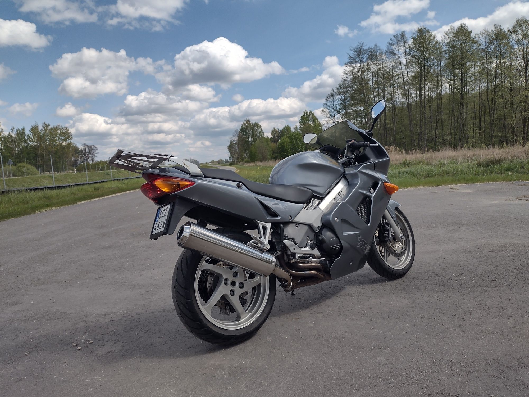 Honda vfr 800 fi nie v-tec grzane manetki stelaż