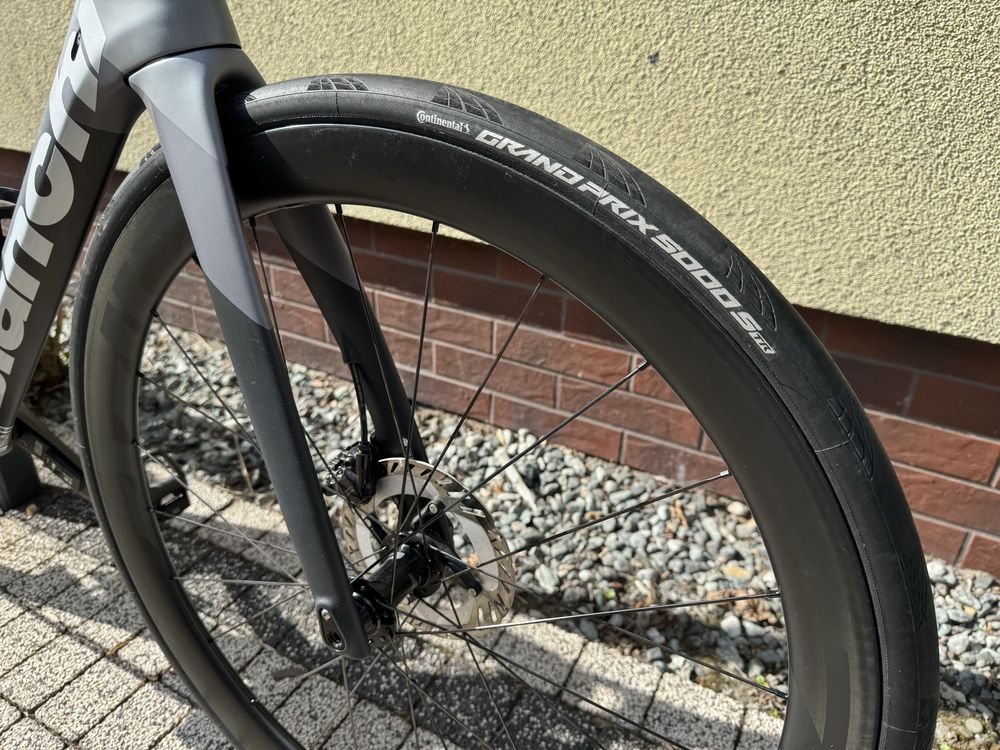 Bianchi Oltre XR4 na kolach Zipp, pomiar mocy, rozm. 55