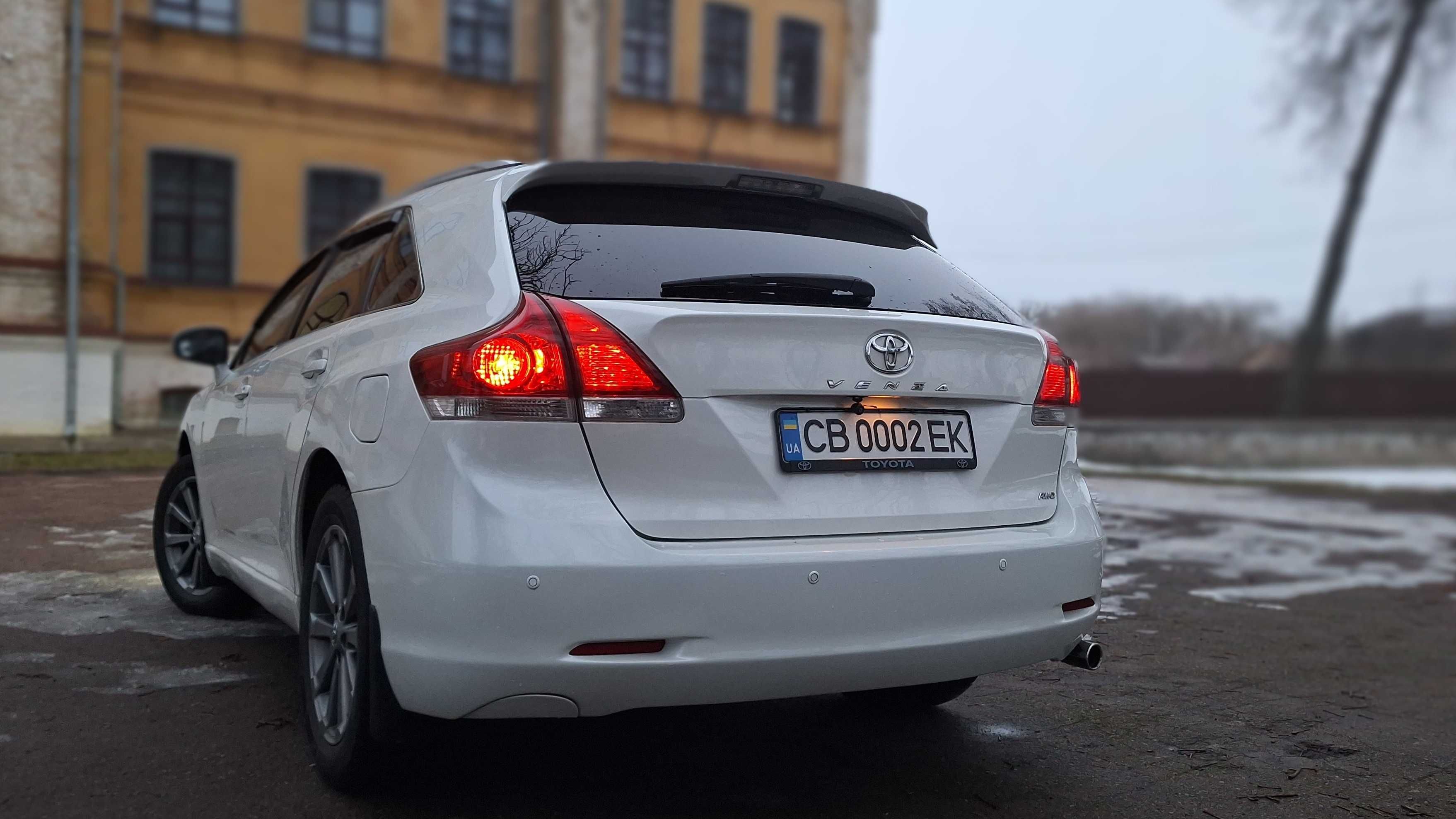 TOYOTA VENZA 2.7L газ-бензин, AWD, 2010 год.