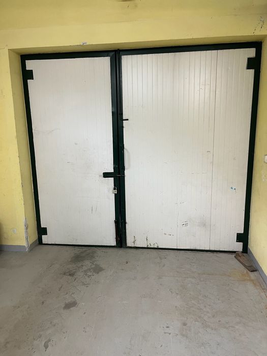 Drzwi garażowe na sprzedaż