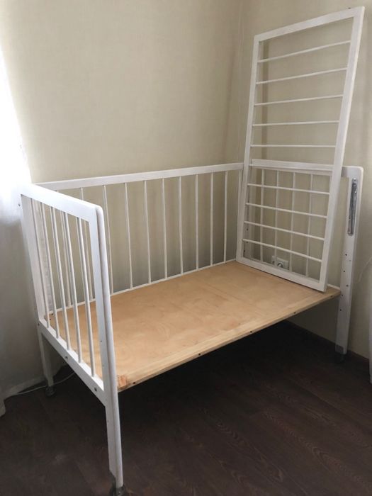 Дитяче ліжко деревʼяне