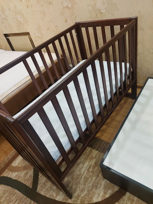 Продам детскую кроватку верес с маятником и ящиком