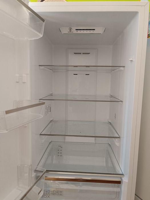 Frigorífico Combinado MIDEA | No Frost | 188cm | 310L
