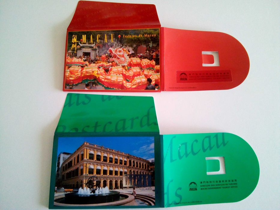 2 carteiras com Postais de Macau