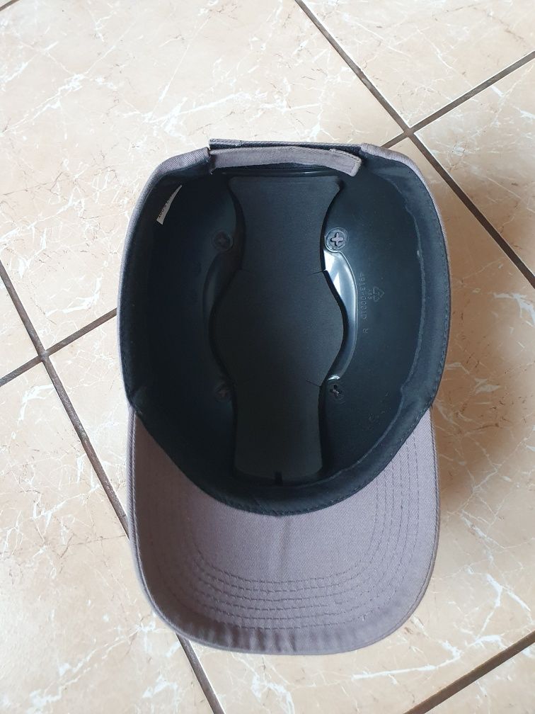Czapka robocza z daszkiem BHP