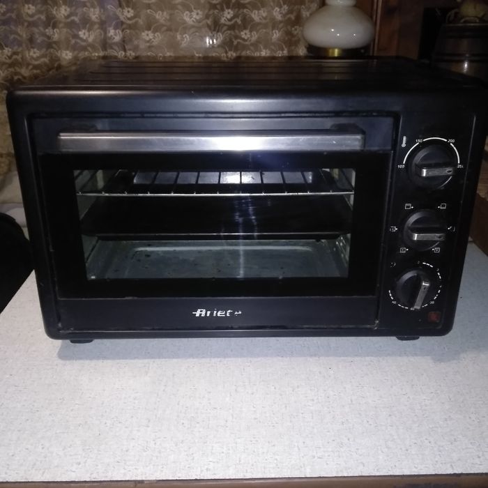 Продам мини печ Ariete mod. 873. Не рабочая.