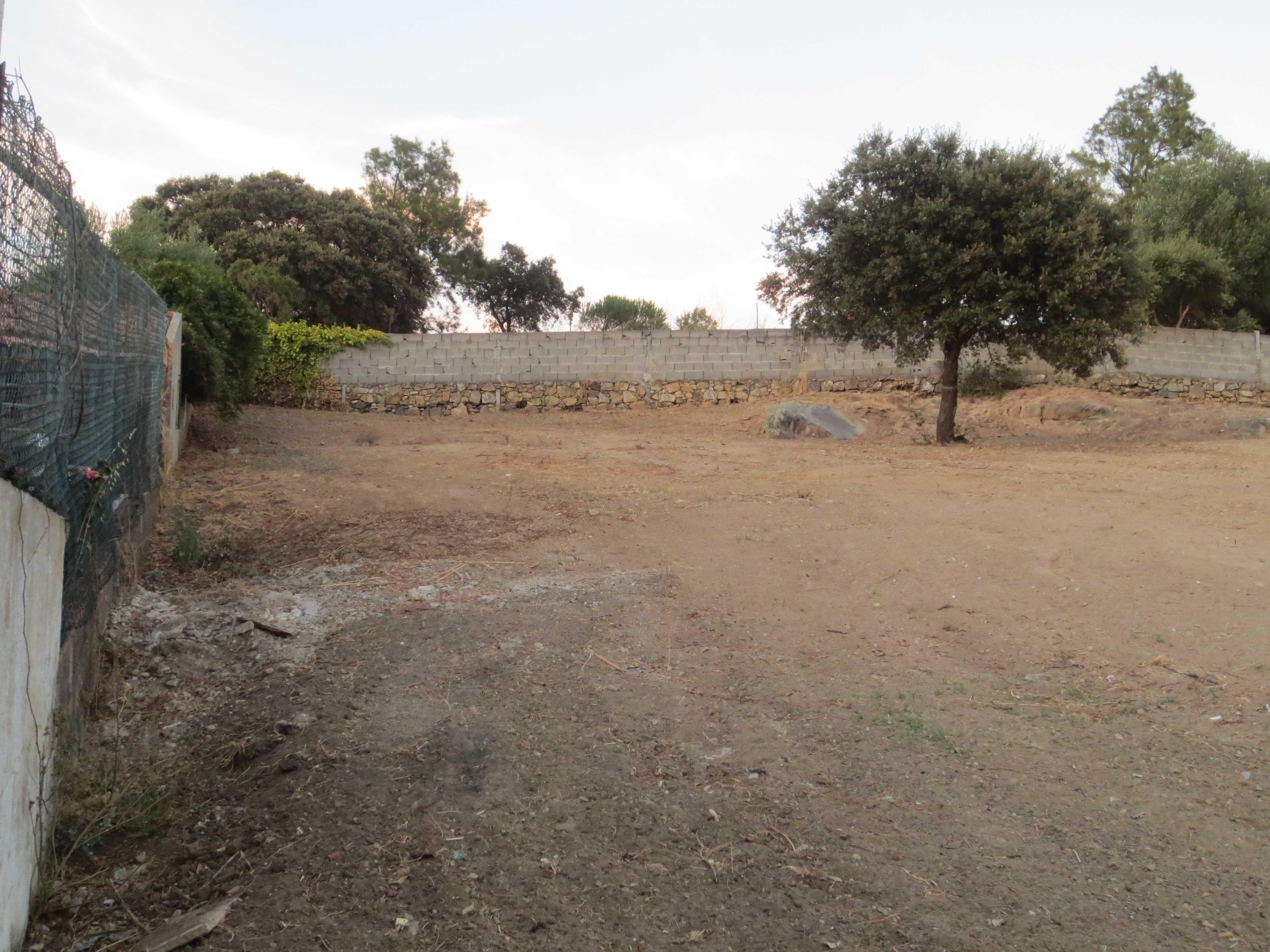 LOTE DE TERRENO URBANO para CONSTRUÇÃO em Évora (Torralva / Cartuxa)