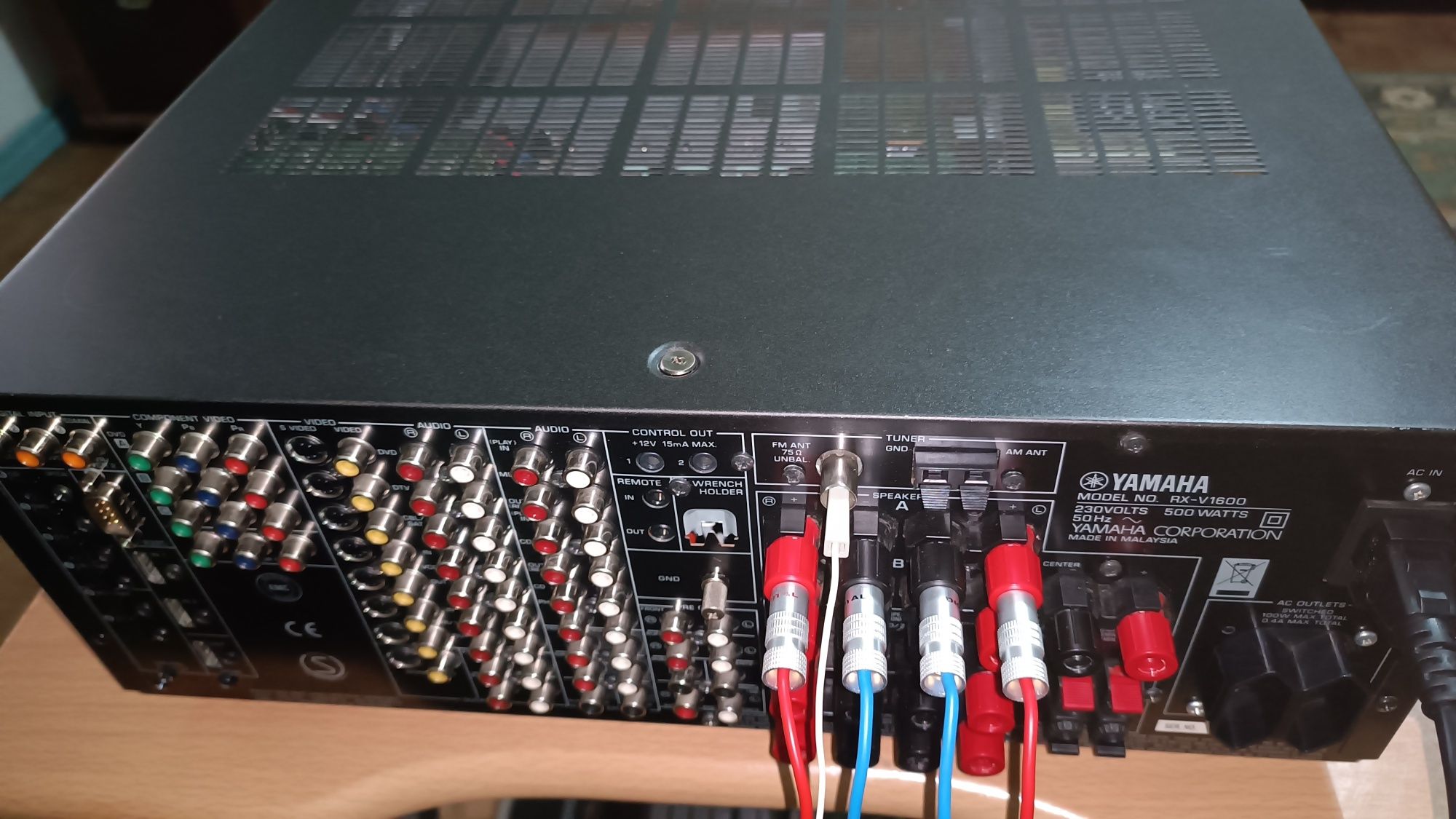 Amplificador audio video Yamaha rx-v 1600