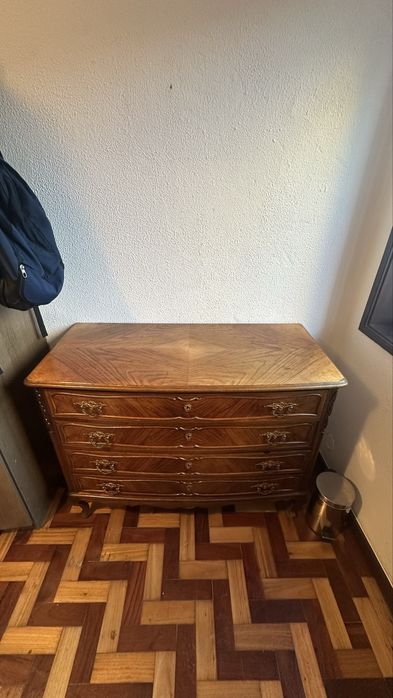 Vendo comoda em perfeito estado de conservacao