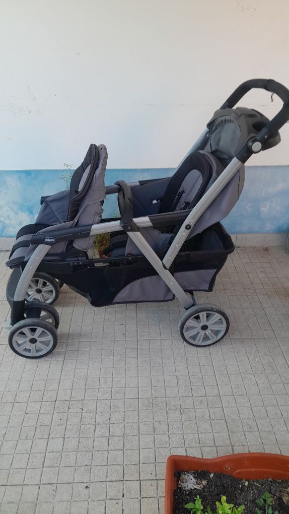 Carrinho para gémeos