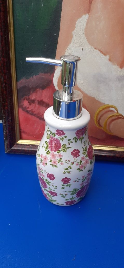 Pojemnik łazienkowy ceramiczny