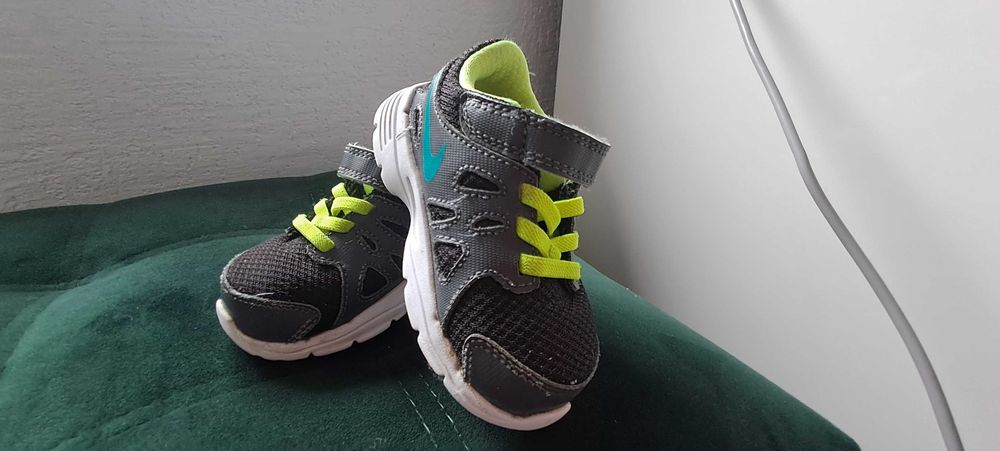 Кроссовки Nike 22 р