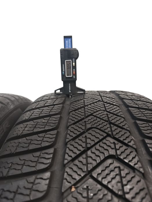 275/40/18 Pirelli Sottozero 3 MO ** 7mm-Dot 23 **