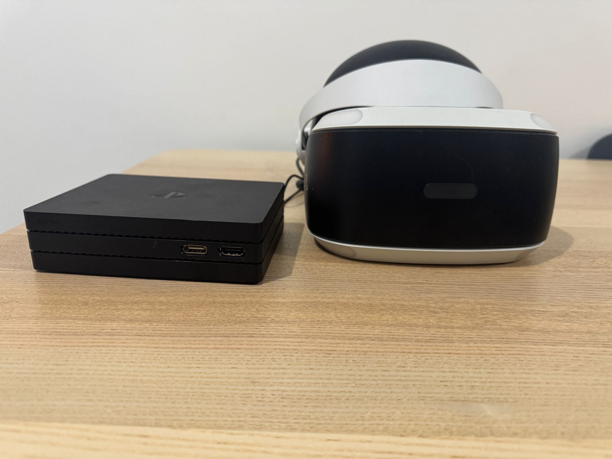 Vendo PlayStation VR para a PlayStation 4 usada apenas duas vezes