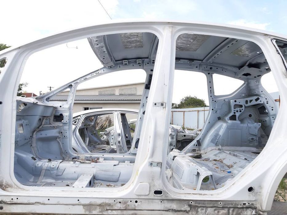 Кузов лонжерони чверть дах панелі ріжемо Ford C-Max `16-18