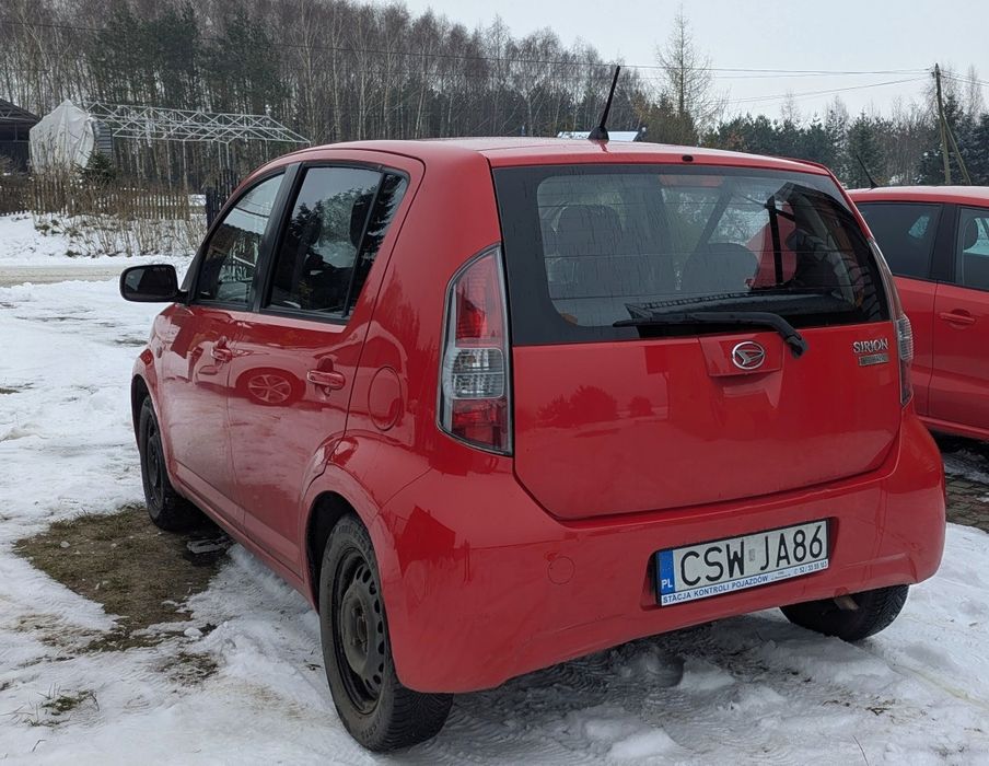 Daihatsu sirion 1.0 70km 9 lat w jednych rękach