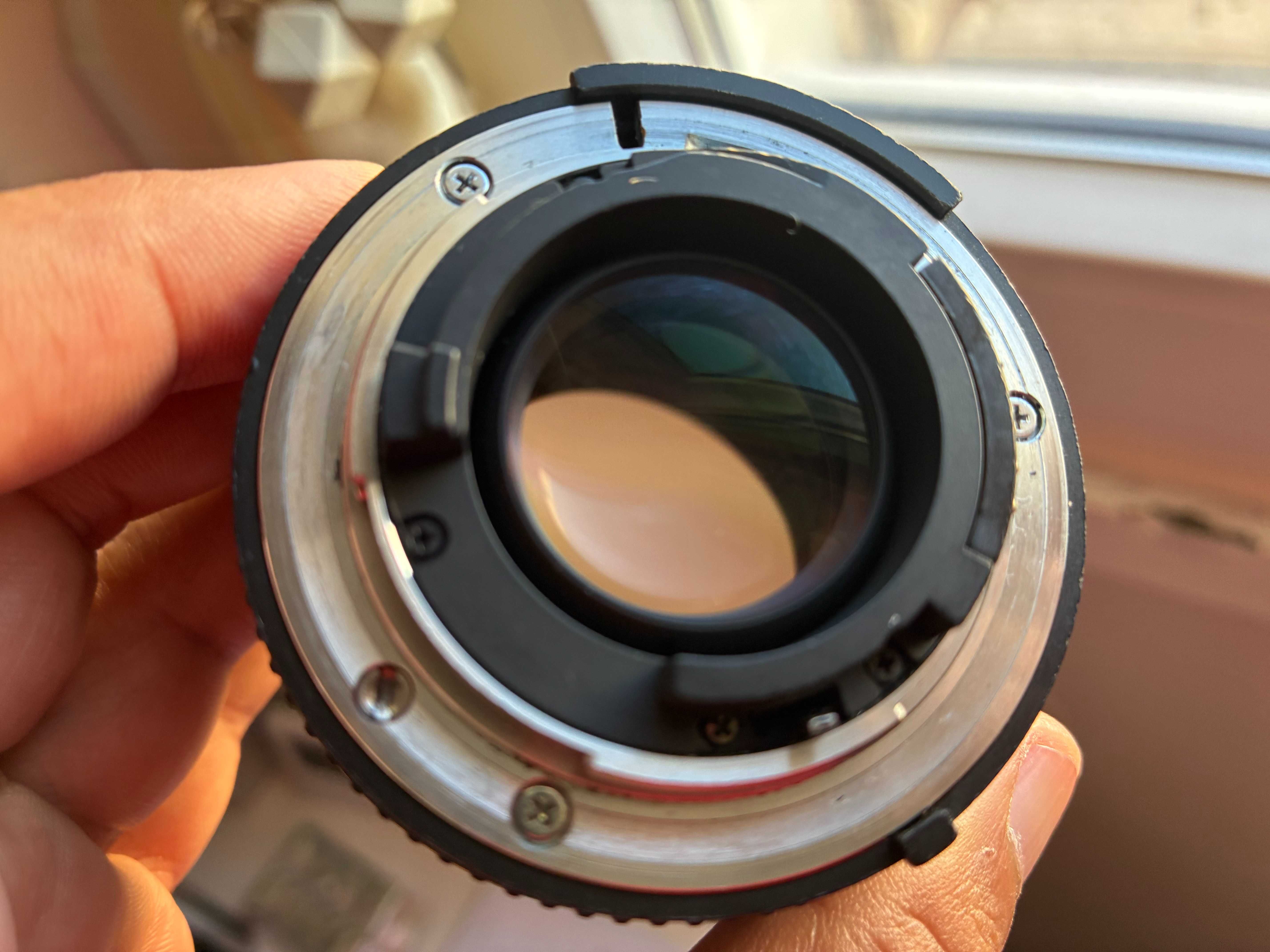 Objetiva Nikon AF Nikkor 35mm f2 D