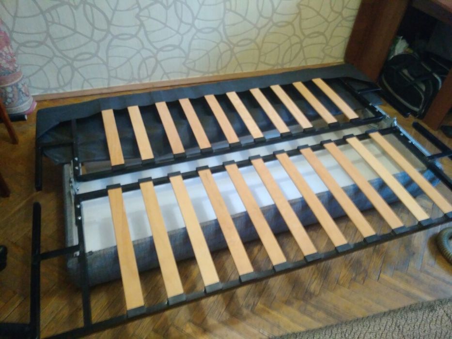 Диван удобный с ящиком для вещей