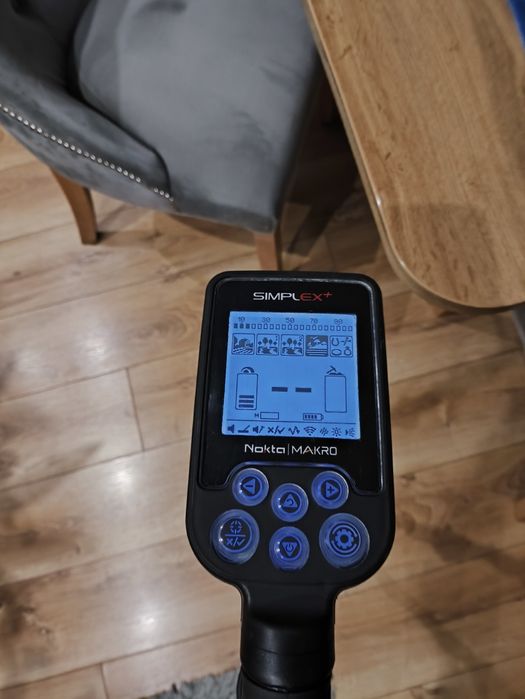 Wykrywacz metali Nokta Simplex+ carbonowa sztyca cewka sp24