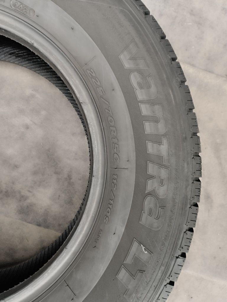 Продам шини 225/70R15C