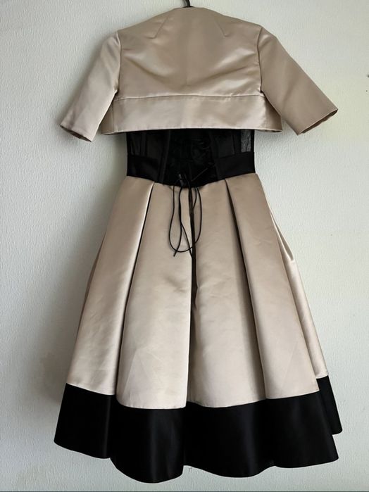 Плаття на випускний
з корсетом на завязках у вигляді шнурівки