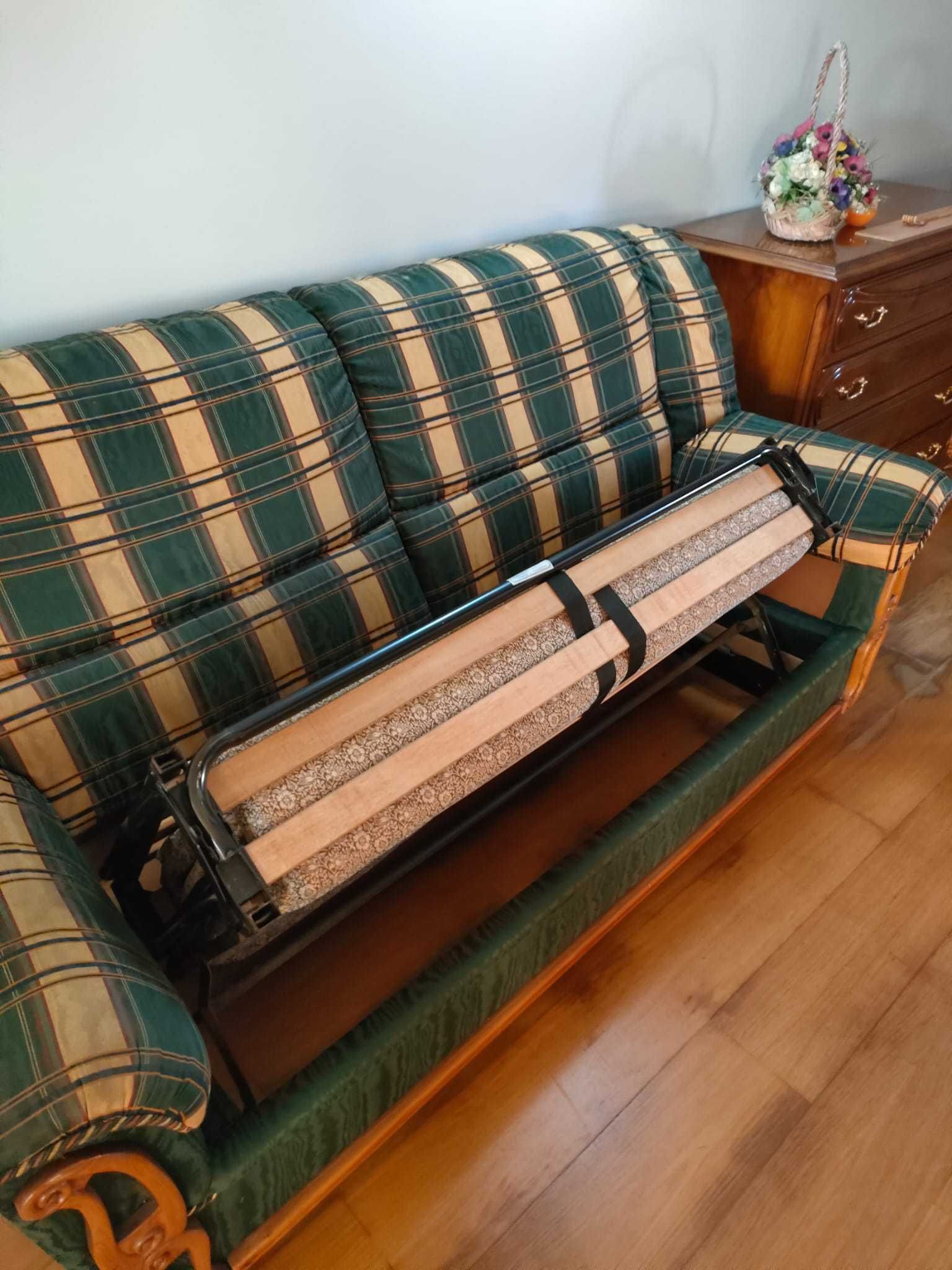 Conjunto Sofás (1 Sofá-Cama + 2 Pequenos + 1 Puff)
