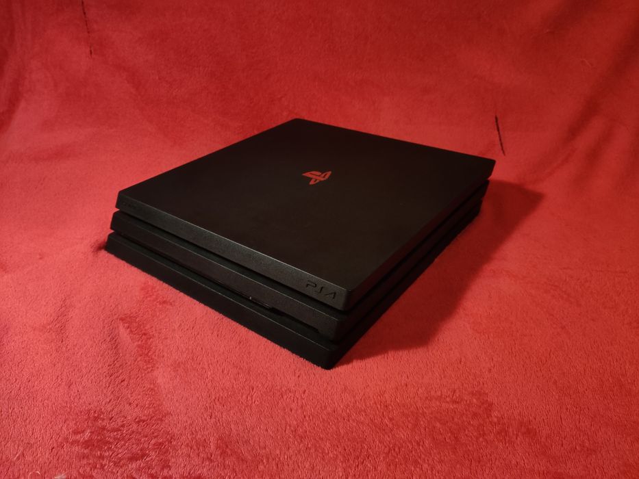 Ps4 pro muito bem preservada