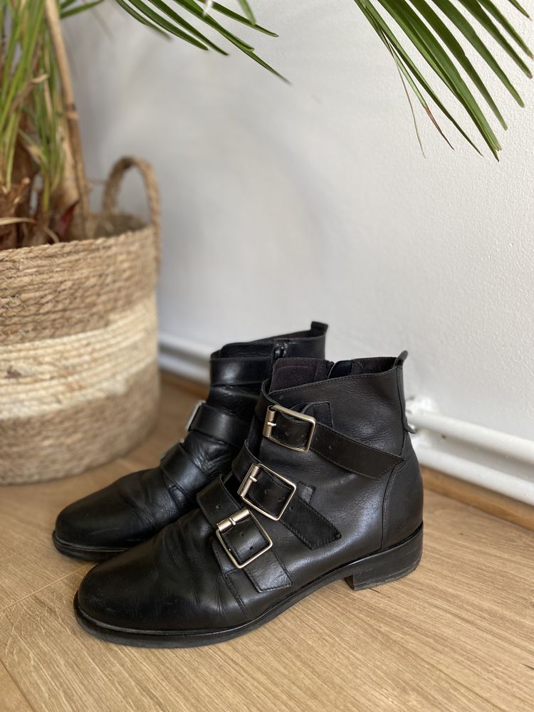 Czarne skórzane zimowe buty botki Badura 39 z klamerkami na suwak