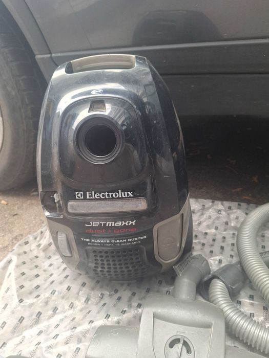 Пылесос Electrolux ZJM 68FD1